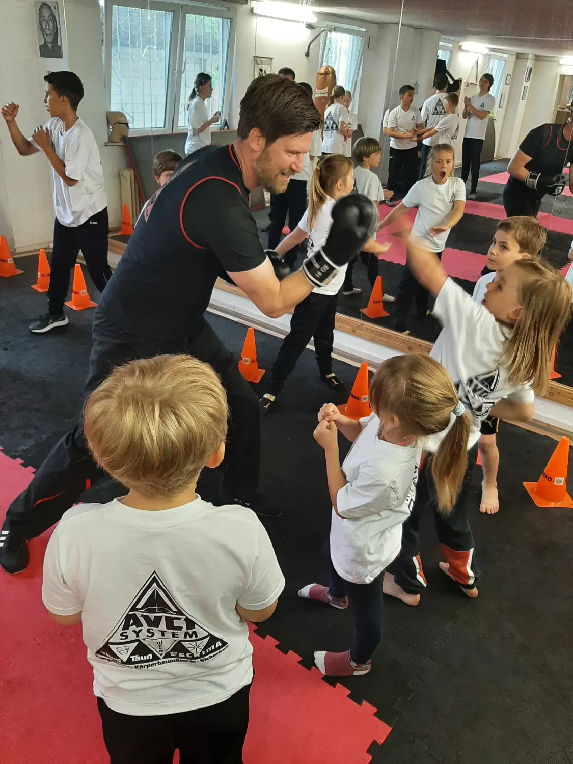 Kampfsportschule Moers - Kindertraining im Trainingsraum
