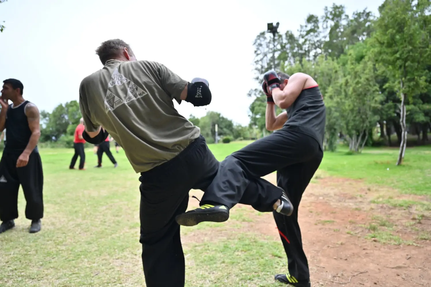 Kampfsportschule Moers - Erwachsenenbildung auf dem Trainingsgelände