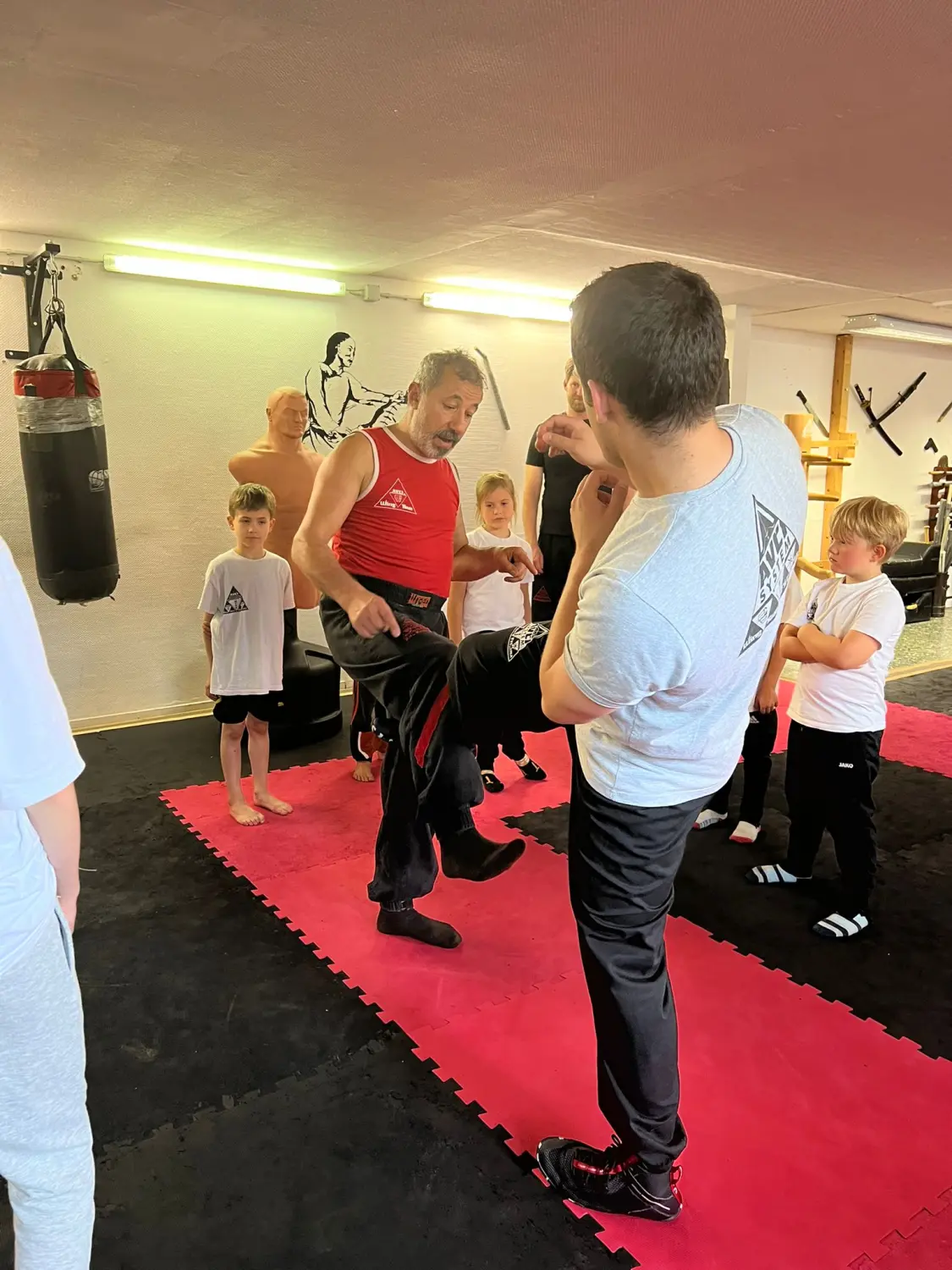 Kampfsportschule Moers - Erwachsenentraining im Trainingsraum